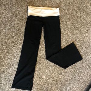 Victoria’s Secret PINK yoga pants